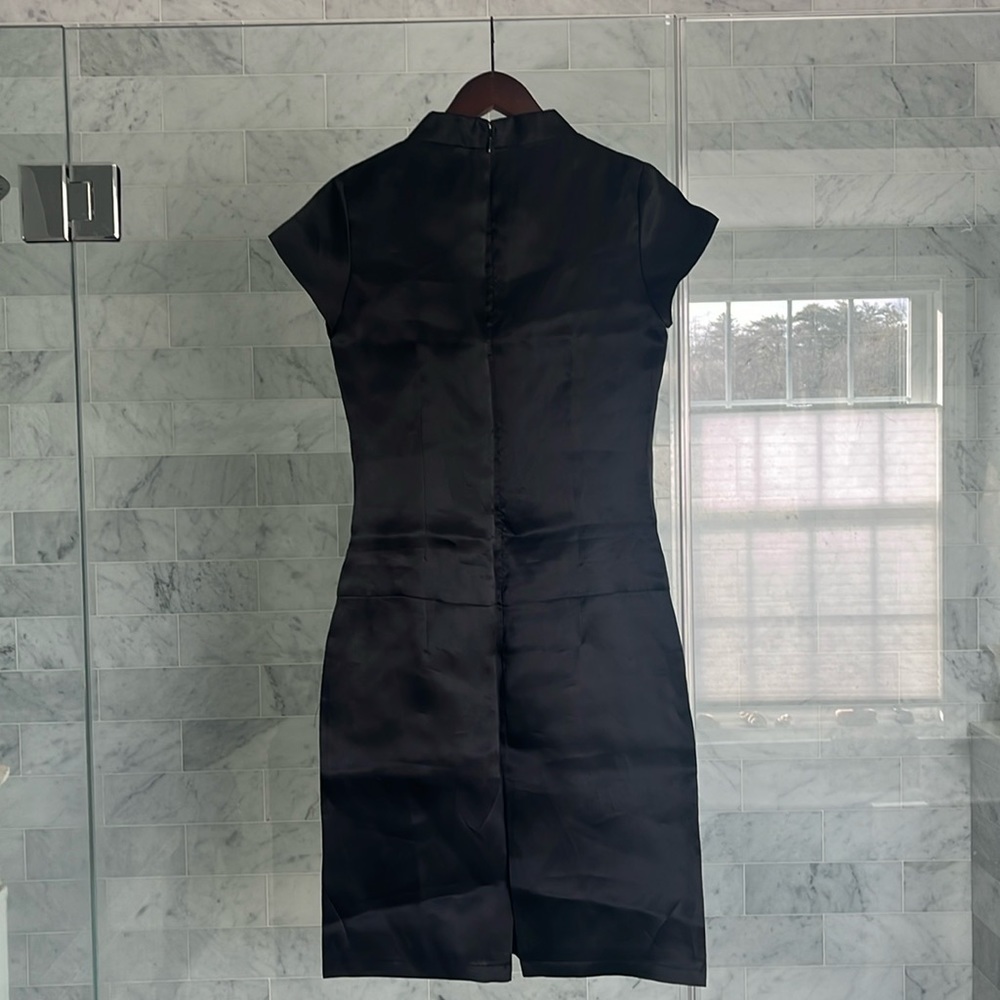 Wayne Vintage 100% silk cheongsam dress with pockets - size 6- never worn